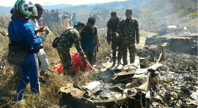 Aeronave levava alimentos e cimento para a cidade de Wamena; não houve sobreviventes