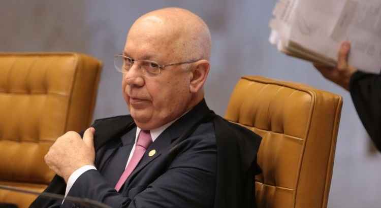 O ministro afirmou que seus auxiliares irão se debruçar sobre os documentos em janeiro. 