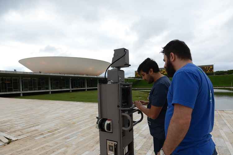 Equipe do Google coleta imagens da rampa do Congresso Nacional