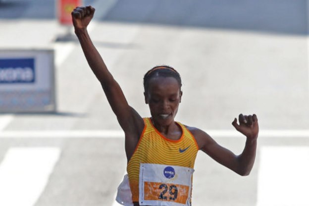 Campeã olímpica, queniana sobra e vence São Silvestre com recorde