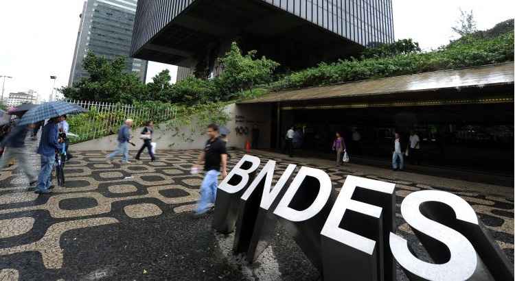 Segundo o BNDES, esse contrato atendeu aos quatro requisitos. Até agora, o banco já desembolsou ao exportador brasileiro US$ 57 milhões, cerca de 40% do total previsto