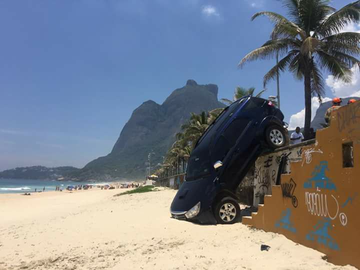 O acidente, que ocorreu nesta quinta-feira (5/1), em São Conrado, não deixou feridos