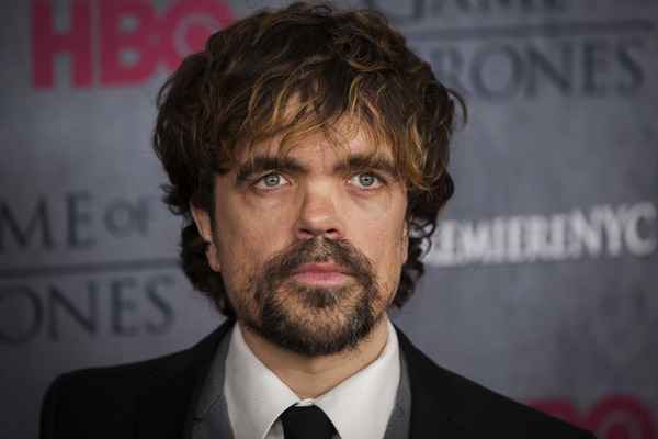 Peter Dinklage vive Tyrion Lannister em Game of Thrones