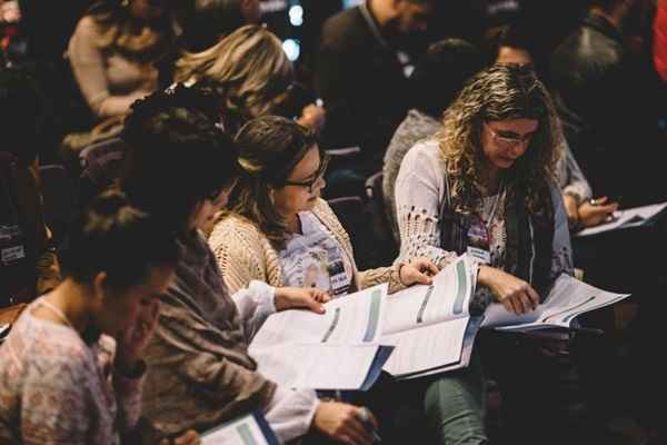 Este mês, o DF recebe, em duas edições, encontro voltado para capacitar pessoas para ocupar posições de comando. Várias das lições têm inspiração cristã, mas o foco do evento é corporativo