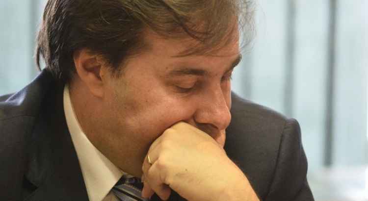 Decisão de 1ª instância da Justiça Federal determina que o presidente da Câmara, Rodrigo Maia, se abstenha de concorrer à reeleição