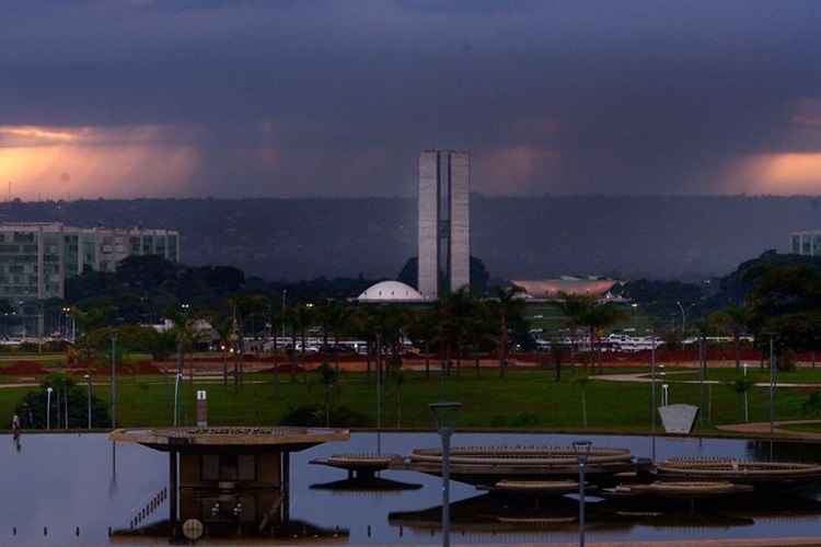 A partir de sábado (28/1), a tendência é de que o sol volte a marcar presença na capital. No entanto, as precipitações devem continuar