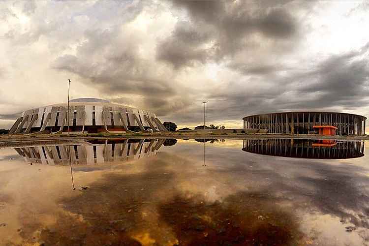 A tendência é de que as precipitações ocorram no fim da tarde. Nos próximos dias, a temperatura deve ficar entre 18°C e 29°C