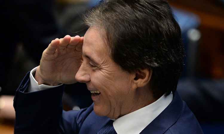 Foram 61 votos a favor do senador. O adversário José de Medeiros (PSB-MT) recebeu 10 votos e 10 senadores votaram em branco