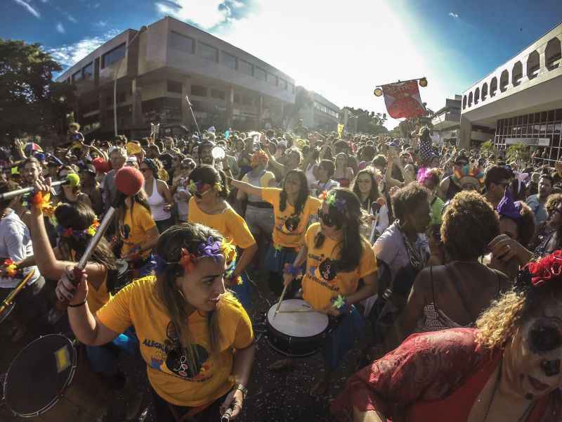 No pré-carnaval do ano passado, o Bloco do Peleja reuniu 3 mil foliões. Este ano, os foliões pretendem fazer críticas à Lei do Silêncio: um bom momento para se dar visibilidade à causa