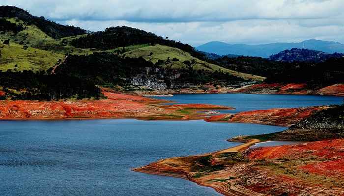 Reserva de água Sistema Cantareira