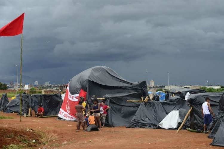 Cerca de 120 famílias ocupam área entre Sol Nascente e Por do Sol