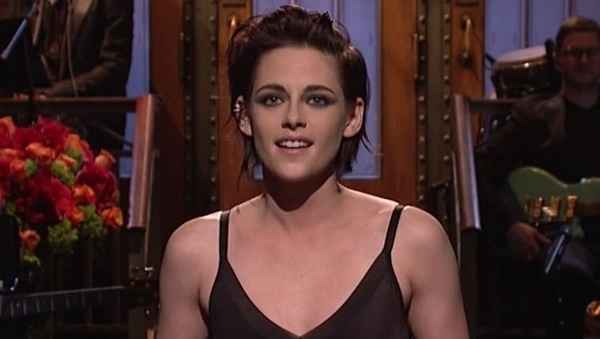 Kristen Stewart assume dua sexualidade durante o 'Saturday Night Live'