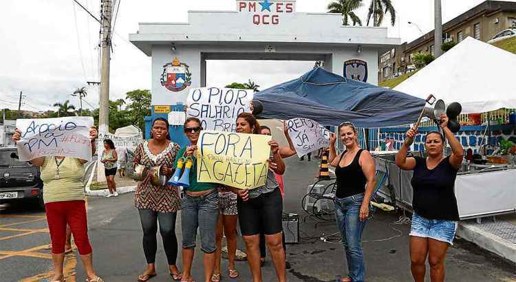 Manifestantes impediram saída de viaturas