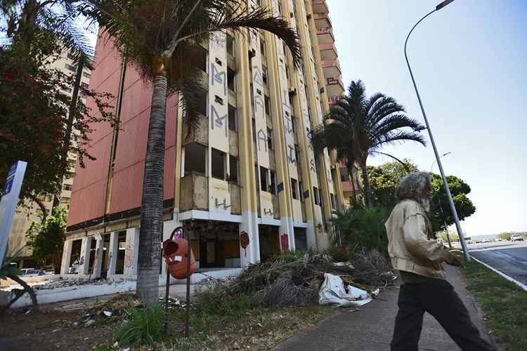 O Torre Palace, localizado no Eixo Monumental, devia os vencimentos de seis funcionários. A dívida corresponde à época que o hotel ainda funcionava