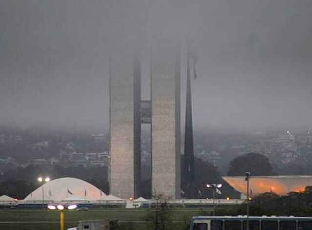 Fênomeno pôde ser observado no centro da capital, na Esplanada dos Ministérios