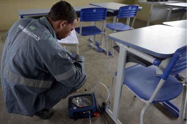 Técnicos de empresa contratada monitoram os níveis de gás no local três vezes ao dia, inclusive no fim de semana