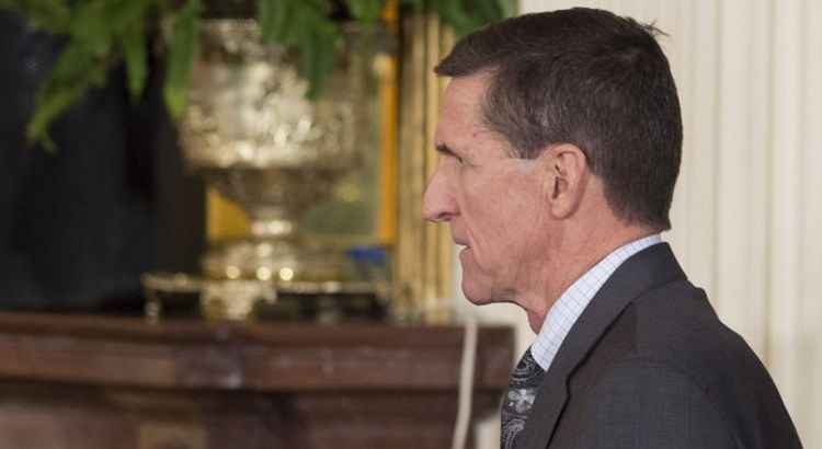 Michael Flynn caiu diversas vezes em contradições ao tentar explicar o teor de suas conversas com o diplomata russo e chegou a envolver o vice-presidente Mike Pence, que saiu em sua defesa em várias oportunidades