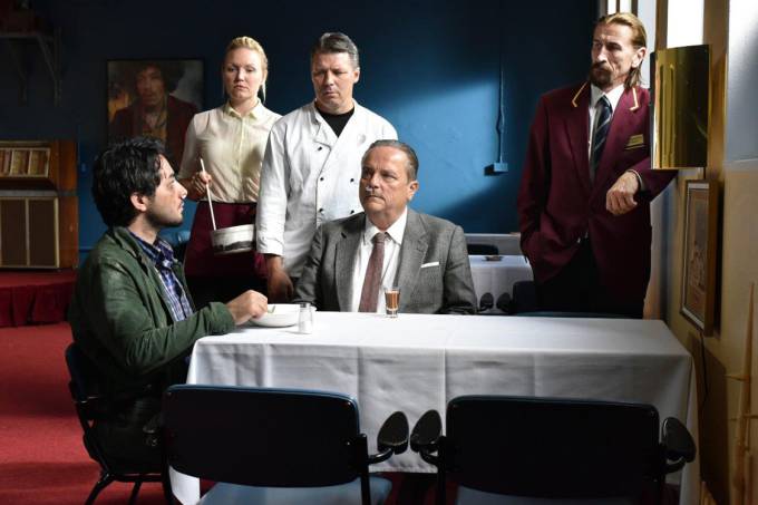 Cena do filme 'O outro lado da esperança', de Aki Kaurismäki