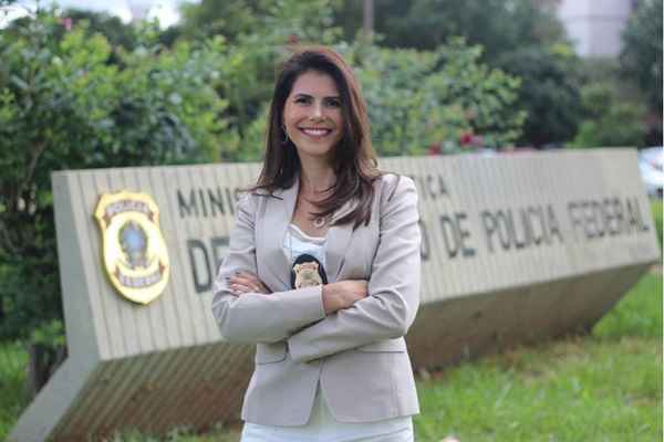 Delegada Federal Andréia realizou um sonho ao entrar para a corporação,mas ela percebe que o corte orçamentário e a falta de pessoal vem dificultando o trabalho