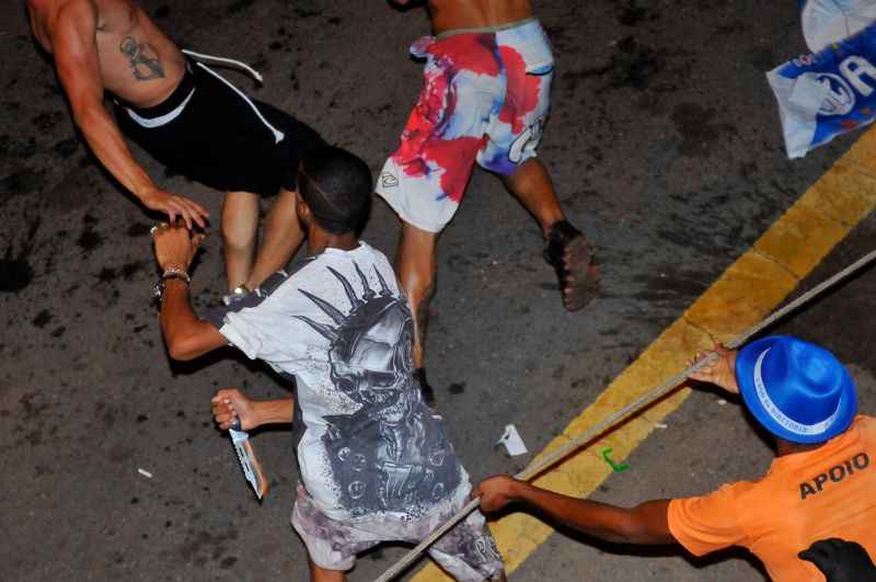 Família de vítima esfaqueada no carnaval reclama após agressor ser liberado