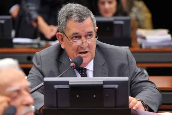 Deputado Arnaldo Faria de Sá (PTB-SP) deseja que Suprema Corte suspenda andamento da reforma da Previdência ainda em 2017