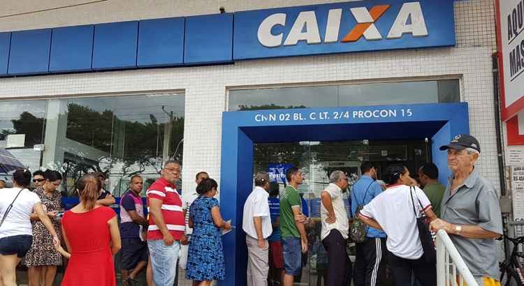 As agências de Ceilândia registram filas maiores, causando uma espera um pouco maior do que o habitual