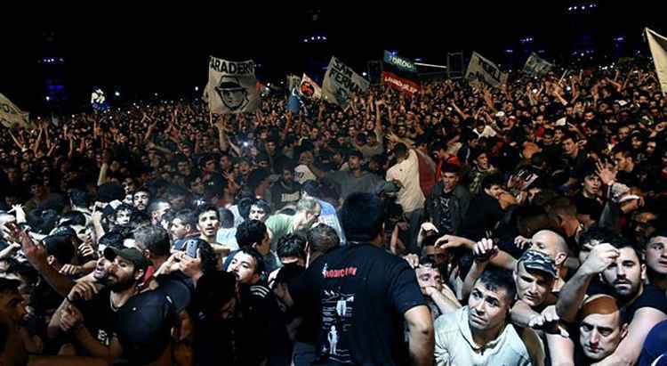 Mortes ocorreram na madrugada de domingo depois de um show ao ar livre do ídolo do rock argentino Indio Solari, na cidade de Olavarria