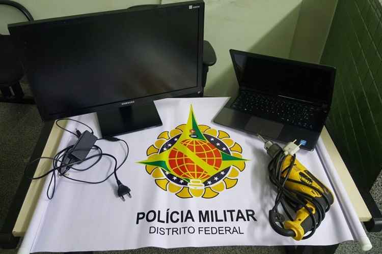 Segundo a Polícia Militar, a vítima reconheceu o notebook em um site de vendas de comercialização e acionou a PM. O produto foi furtado na noite de quinta-feira (9/3)