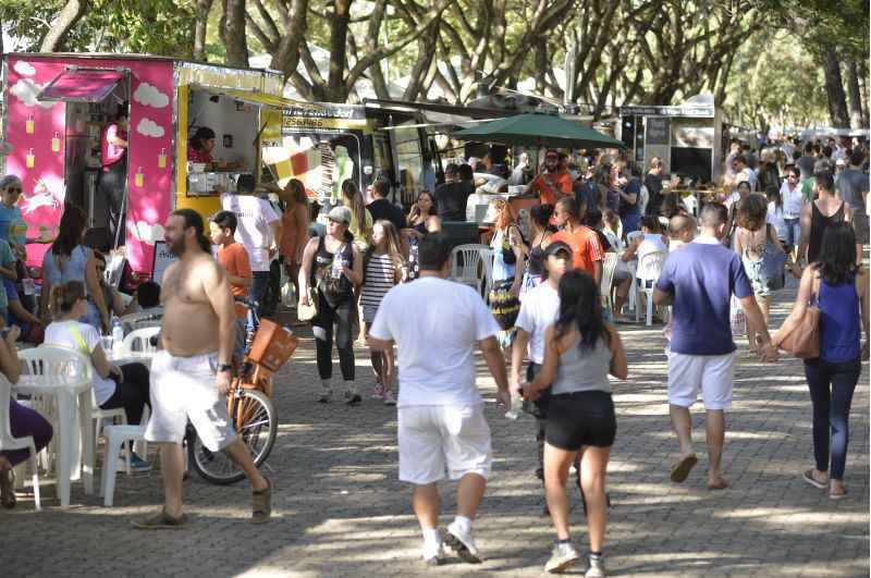 Público no Food Truck Day, realizado no Parque da Cidade