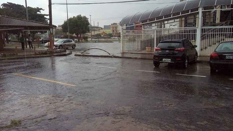 Na quarta (15), o tempo deve ficar parcialmente nublado a nublado, com pancadas de chuva isoladas e temperaturas entre 18ºC e 30ºC