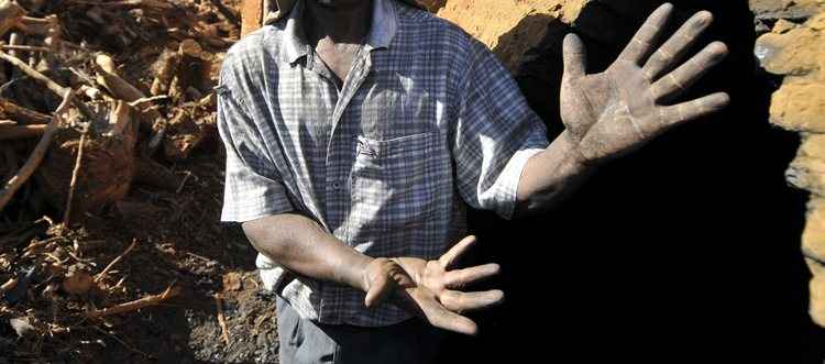 Justiça obriga governo a publicar 