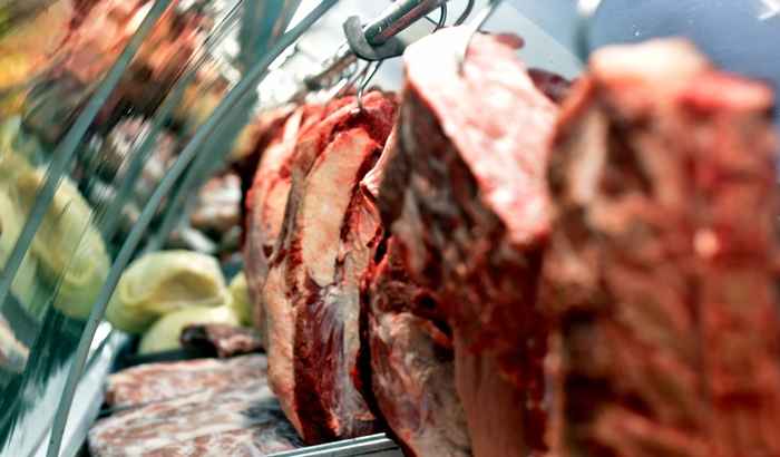 Carne brasileira passa por momento de crise nacional e internacional