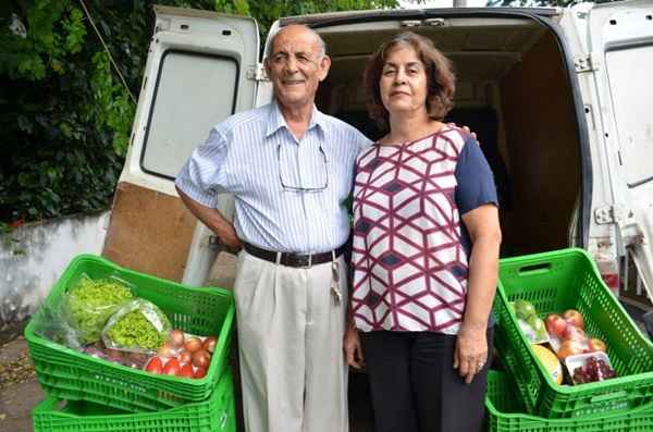 Os pais Ali Samoori, 77, e Zhila Samoori, 68, e os filhos Pejman Samoori, 45, e Mitra Samoori, 22, e Nátalie Samoori, filha de Mitra