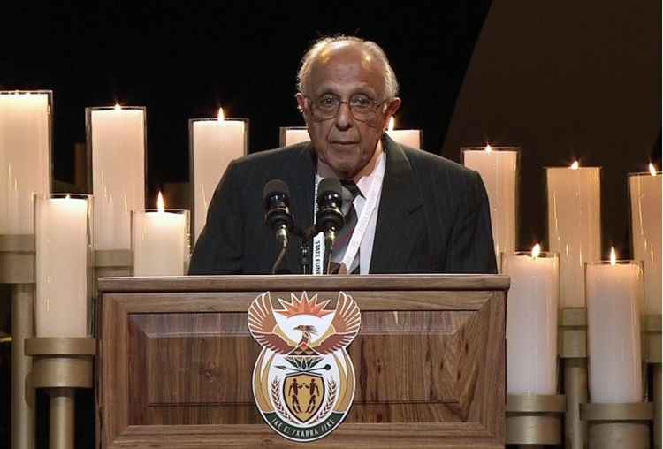 Ahmed Kathrada morreu aos 87 anos após uma cirurgia no cérebro