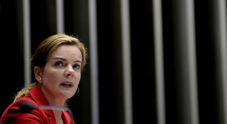Corrente de Lula escolhe Gleisi Hoffmann para presidir o PT