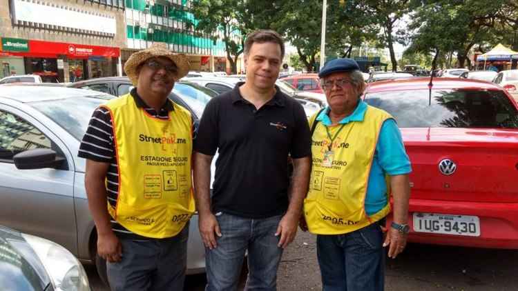 Uber dos flanelinhas: Lidiomar dos Santos, Ricardo Bernardes e Geraldo Rodrigues