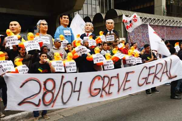 Protesto também tomou conta da Avenida Paulista, em São Paulo