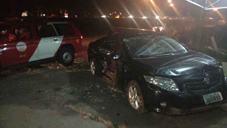 Corolla conduzido por Reginaldo Pedro dos Santos, 45 anos.