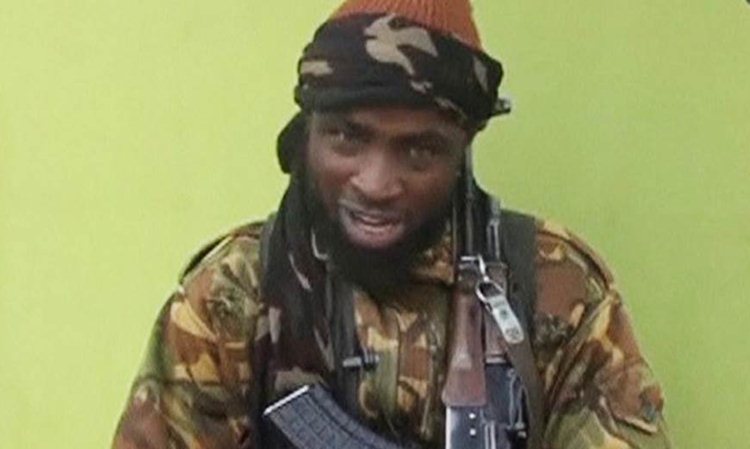 As autoridades anunciaram pelo menos trÃªs vezes a morte de Shekau. Mas em marÃ§o, o lÃ­der do Boko Haram apareceu em um vÃ­deo e reivindicou a responsabilidade por uma sÃ©rie de atentados suicidas