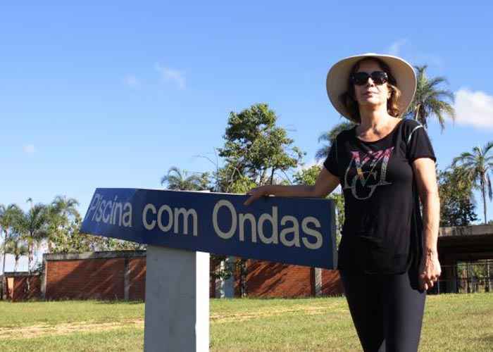 Lana Cunha diz que olha a Piscina de Ondas com tristeza