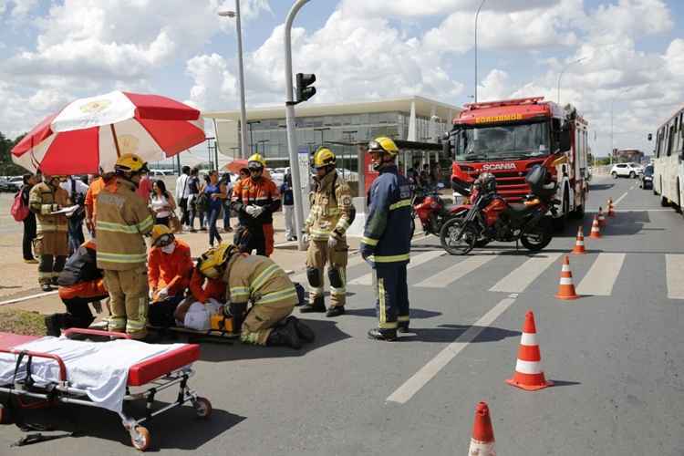 Corpo de Bombeiros atendeu a vítima no local