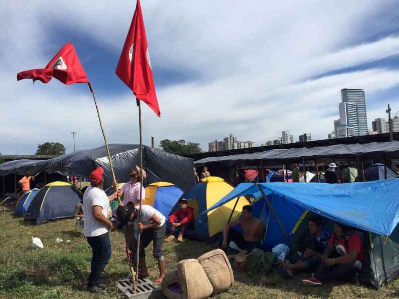 Os fogos danificaram pelo menos quatro barracas