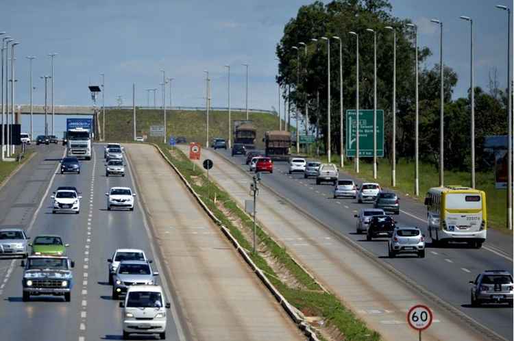 Carros em pista