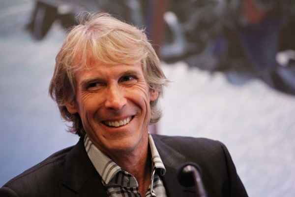 Rei das explosões, Michael Bay retorna às telonas no comando do novo Transformers