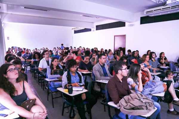 Evento ocorre neste fim de semana e traz cursos de várias especialidades para enriquecer as lições dos docentes