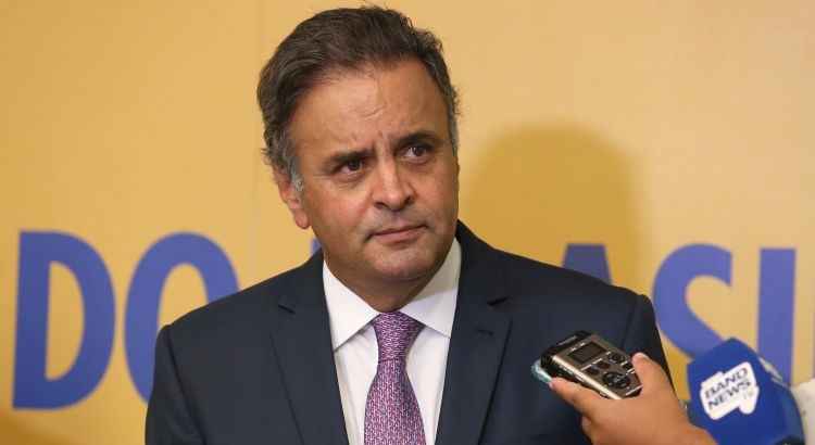 De acordo com o regimento tucano, se Aécio renunciar à presidência do partido, o vice-presidente mais velho, Alberto Goldman, assume e convoca novas eleições na executiva nacional, que decide um nome