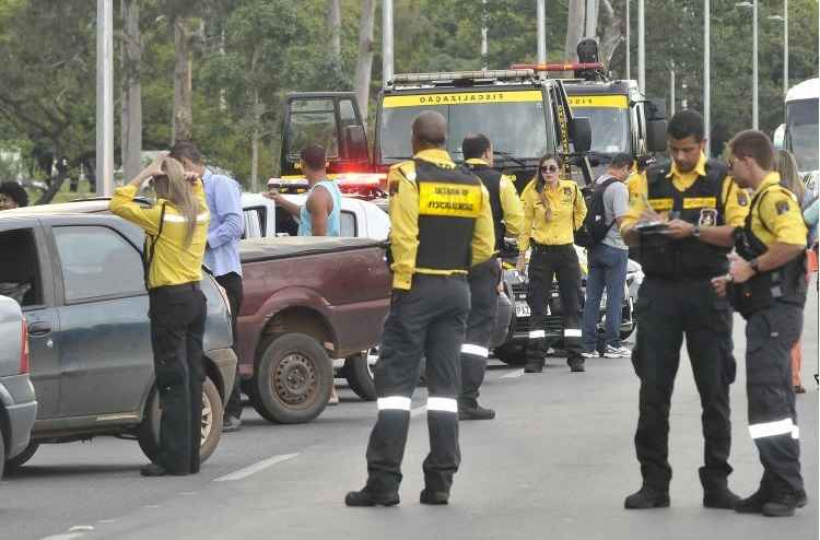 Mesmo em mês de conscientização, mais de 1,9 mil motoristas foram pegos dirigindo após ingestão de bebida alcoólica