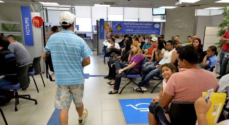 Entre 10 de março e 2 de junho, a Caixa registrou o pagamento de R$ 27,6 bilhões relativos às contas inativas do FGTS, 95,2% do total inicialmente previsto no período (R$ 29,1 bilhões)