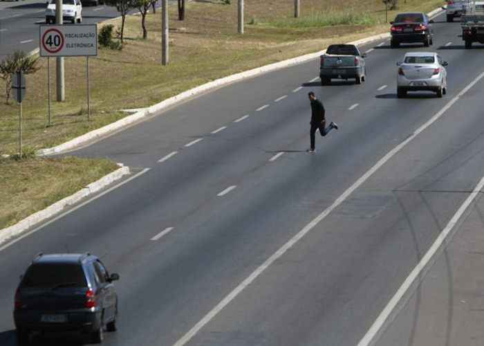 As estradas, seis vias distritais e duas rodovias federais, são consideradas as mais perigosas para motoristas e pedestres