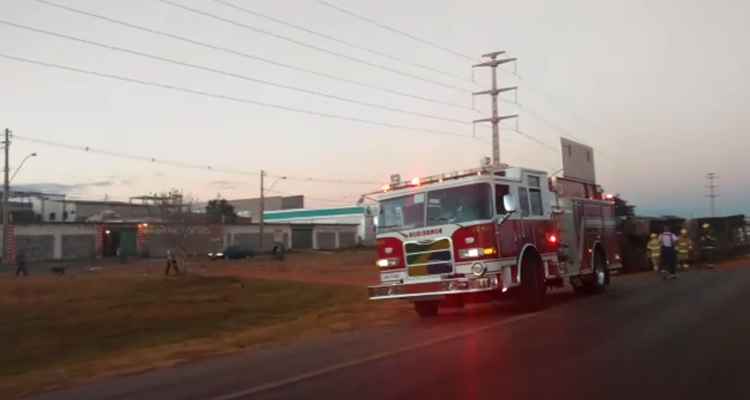 O Corpo de Bombeiros estava no local